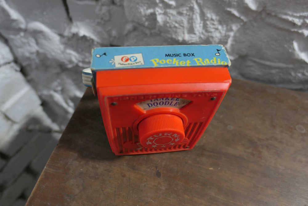 Vintage 1970s Fisher Pocket Radio Music Yankee Doodle Toy Muzicuta