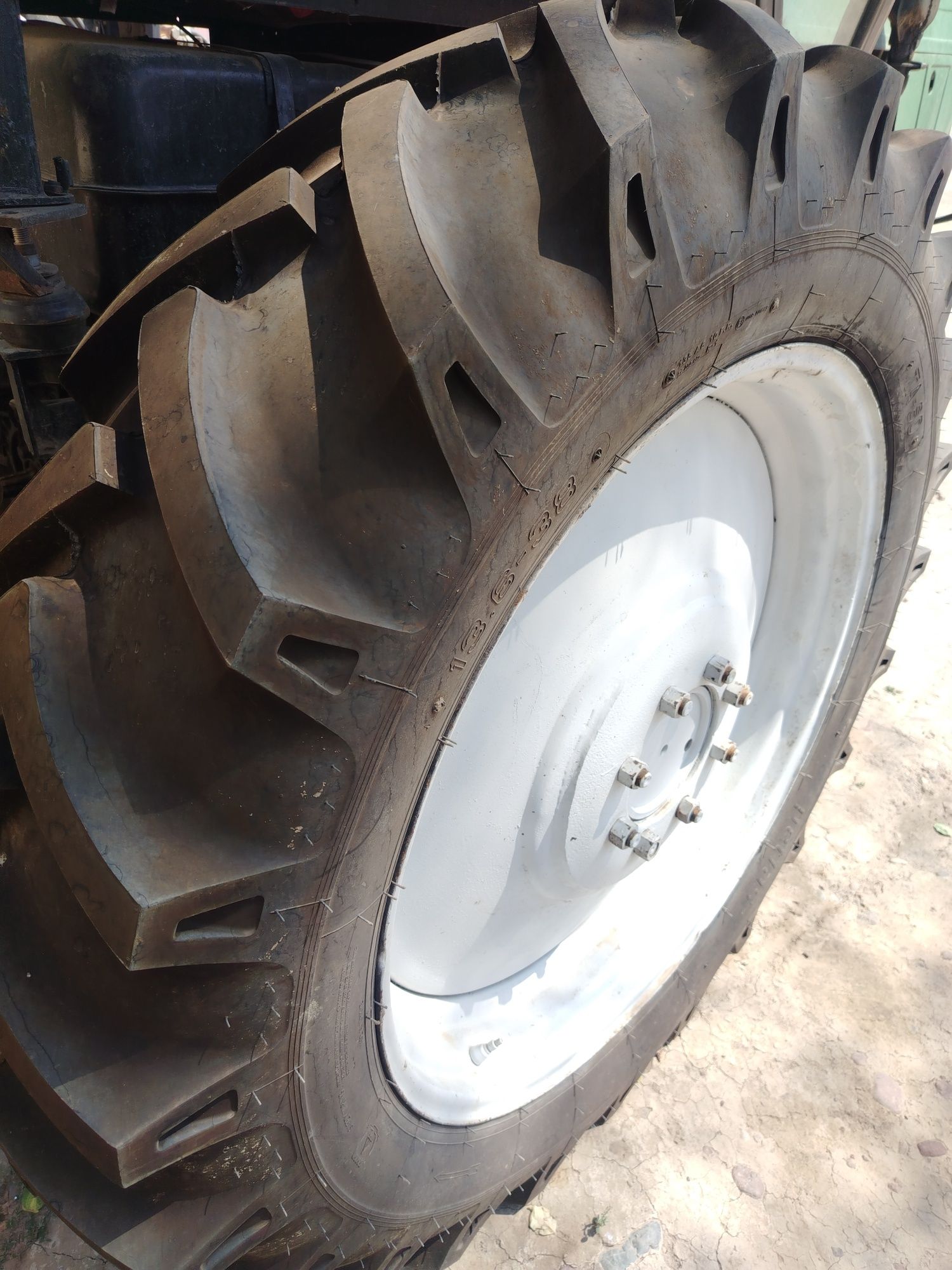 Traktor MTZ 80 s