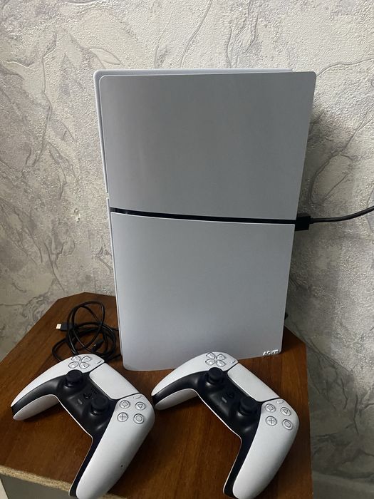 PS5 slim новый 2джостика +50игр все кабели и коробки есть