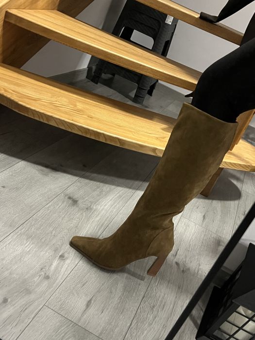 Cizme maro lungi cu toc gros Asos