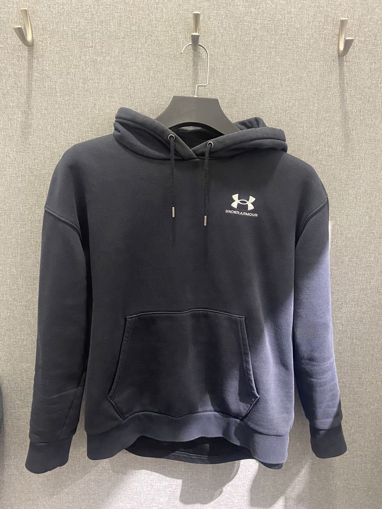 Худи Under Armour в размере S флис