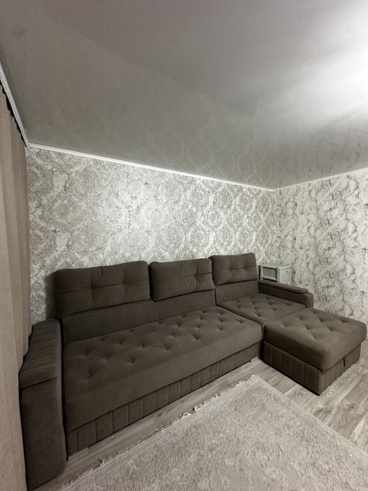 Продам диван в хорошем состояние