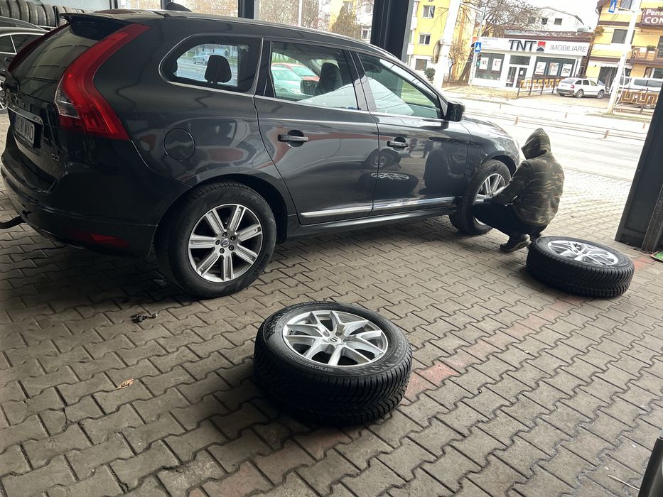 Jante originale Volvo 18” + anvelope iarnă NOKIAN noi • XC60/XC70