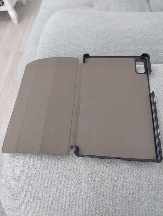 Vând tableta Lenovo M9 in stare excelenta+husa+stylus pen