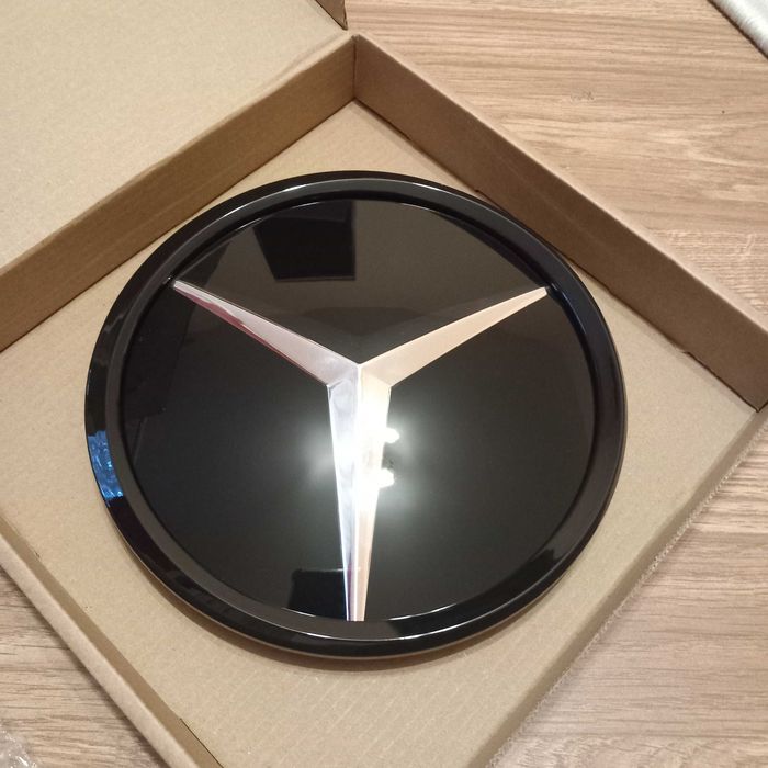 Sigla Mercedes 3D