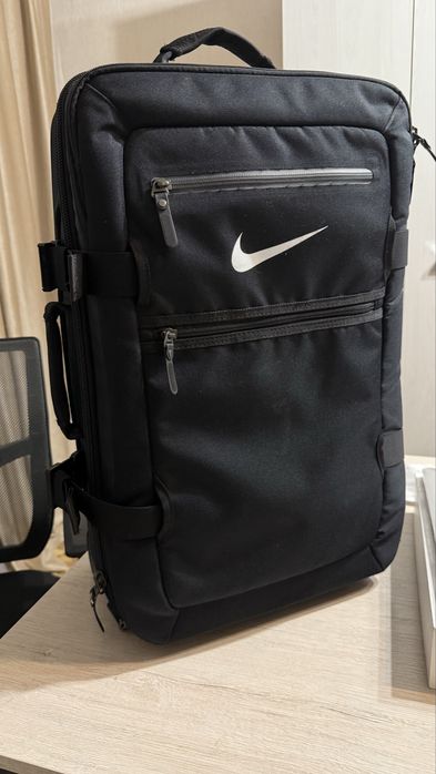 Чемодан дорожный Nike