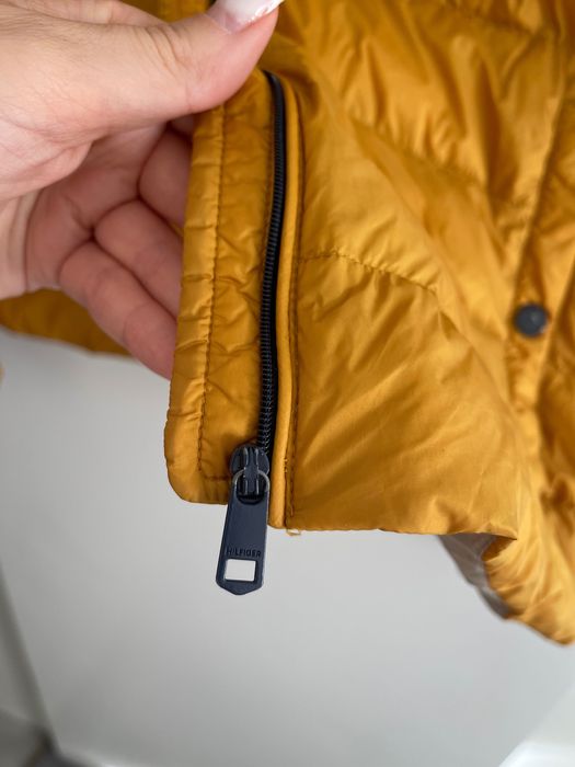 Дамска яке на Tommy Hilfiger