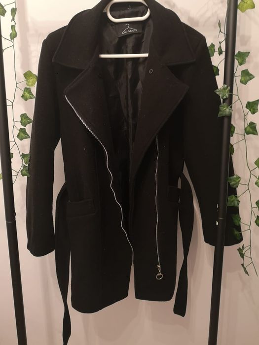 Palton negru superb cu fermoar