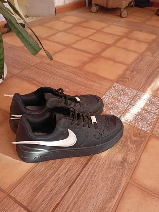 Продам кроссовки Nike ambush