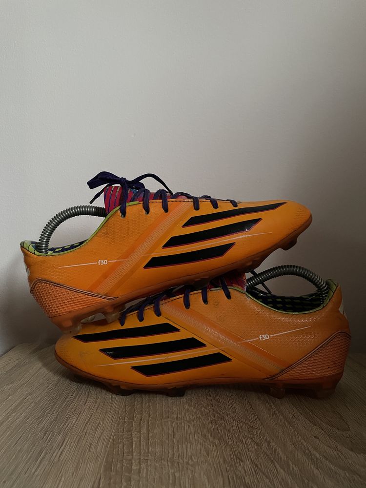 Vând ghete adidas f30 adizero