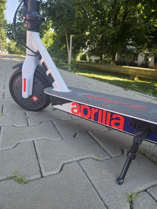 Trotineta electrica  Aprilia