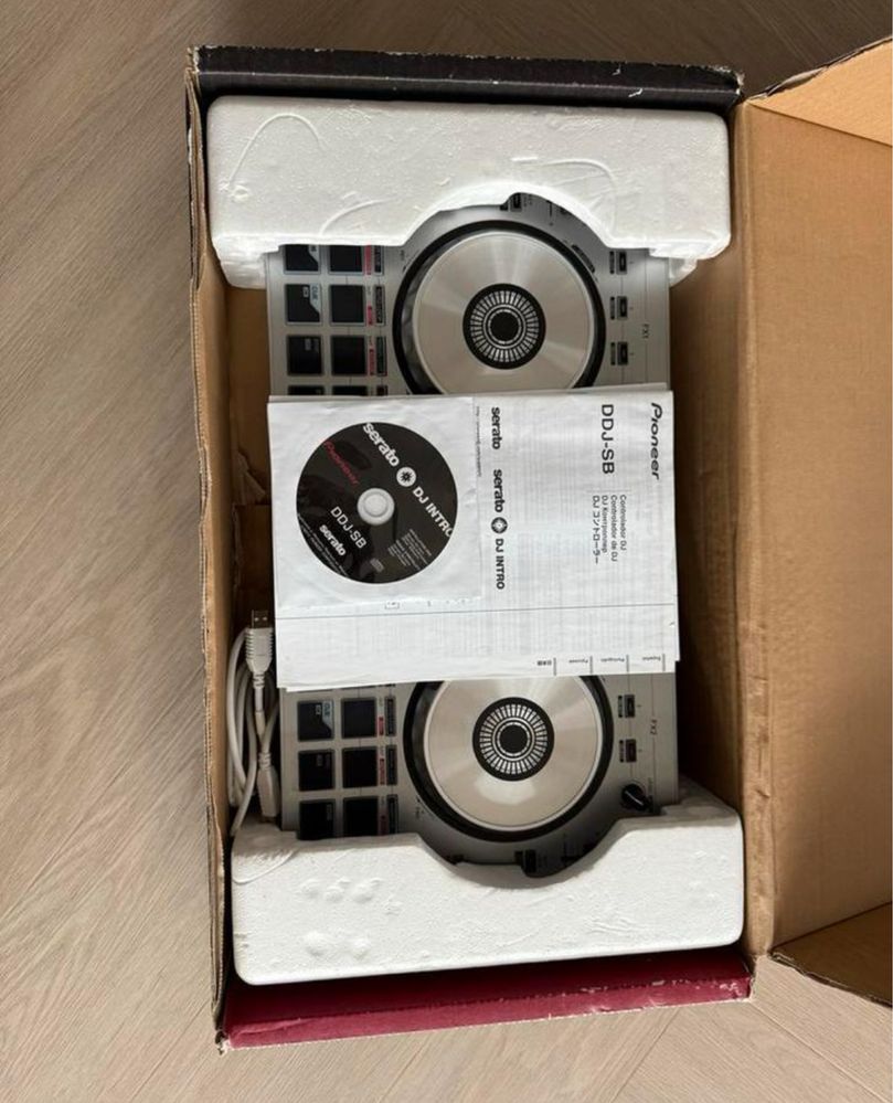 Pioneer DDJ-SB / контролер / конзола /