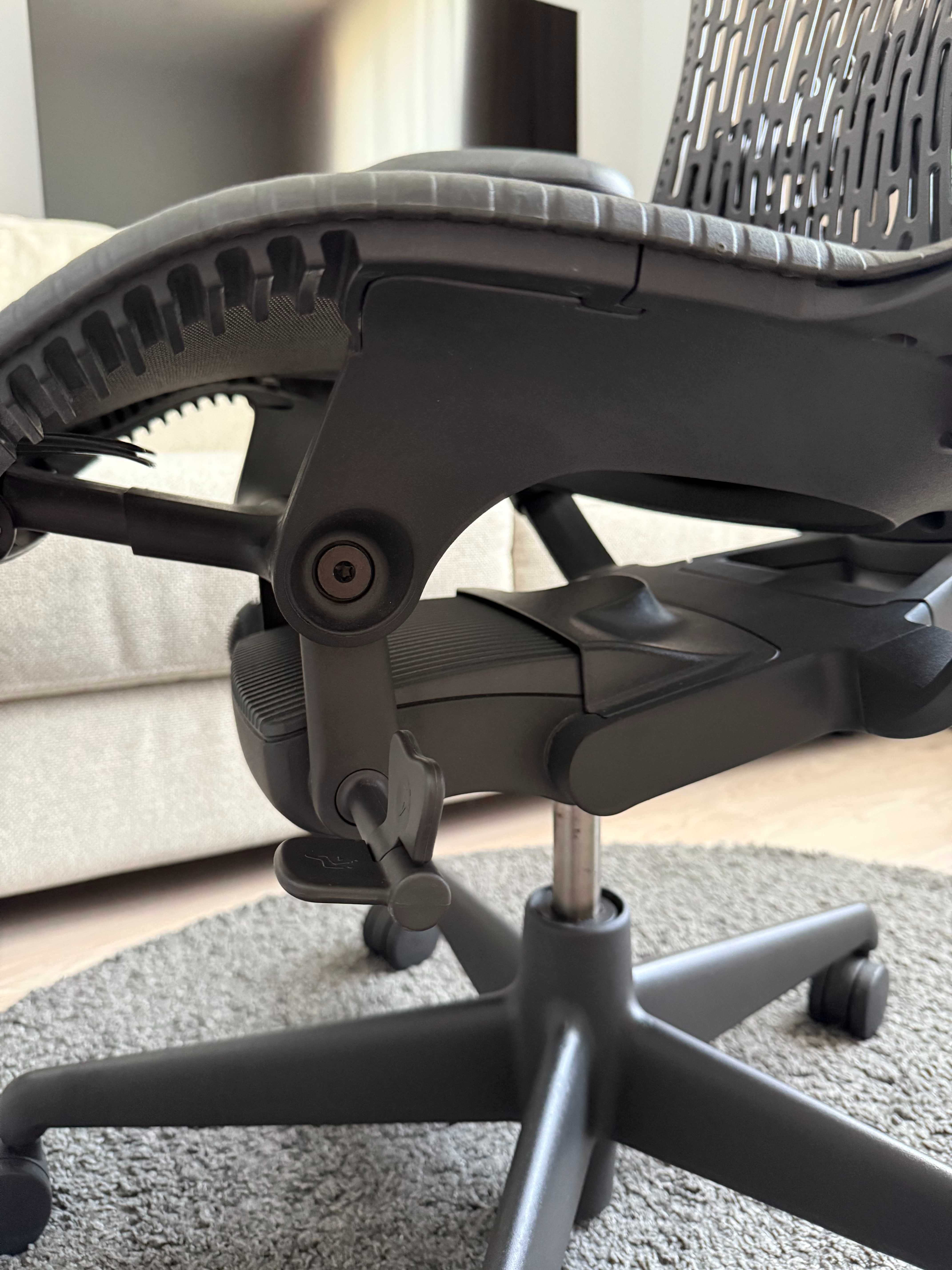 Herman Miller Mirra 2 (Fully Loaded) Офис Стол - Изключително Запазен!