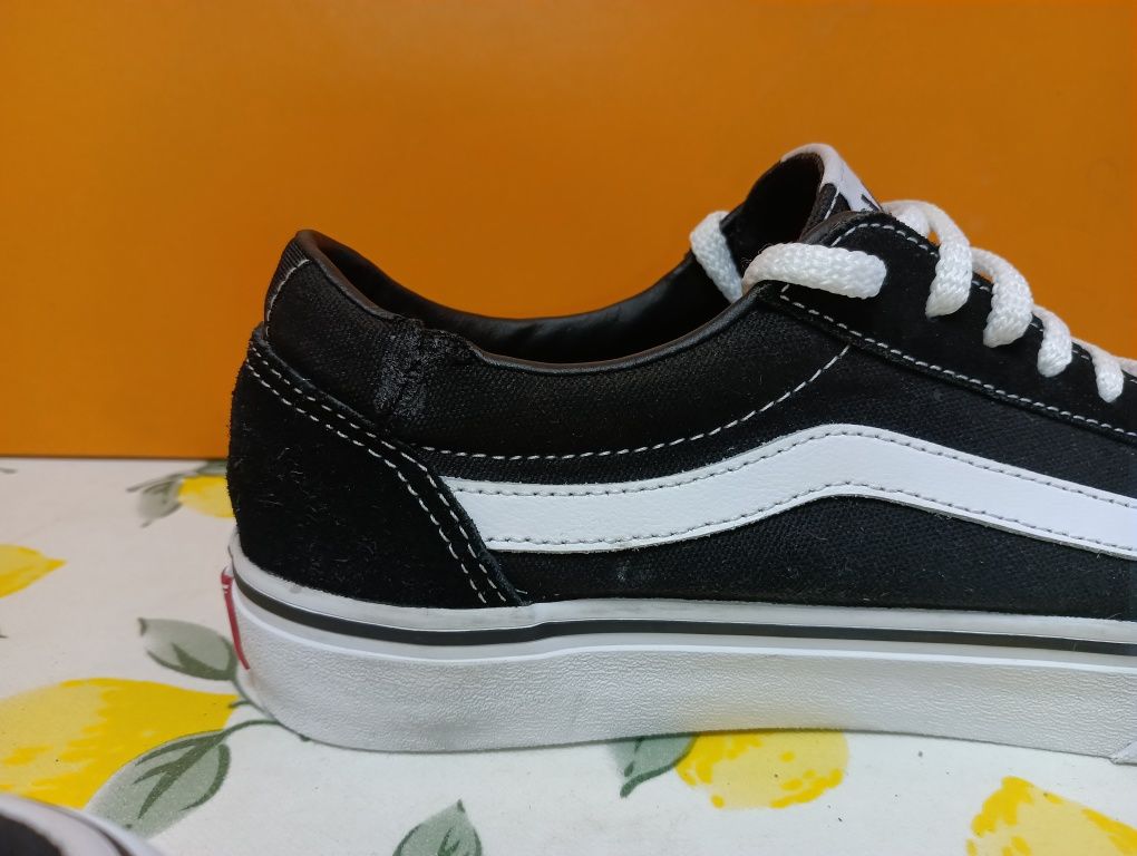 Vans N 41 кожени - 32 лв