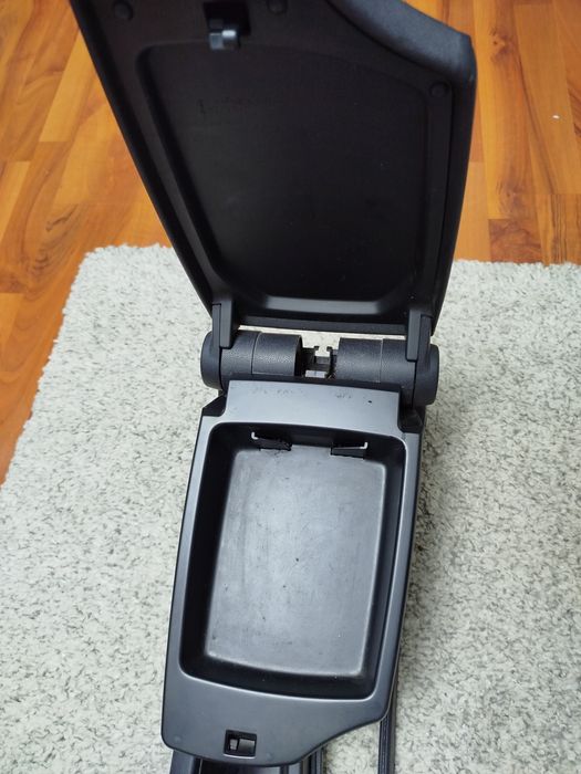 Cotiera-consola BMW seria 1 2005