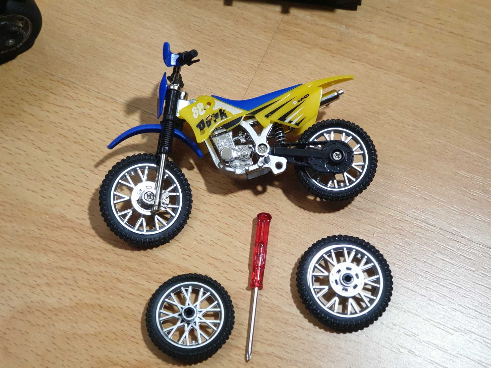 Set jucarii motocicleta cu sunete, motor enduro cu roti de schimb