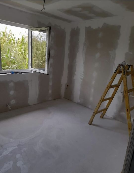 Vand casa pe structura metalica