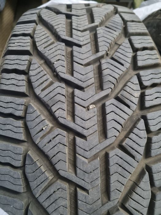 Cauciucuri aproape noi 215 50 17