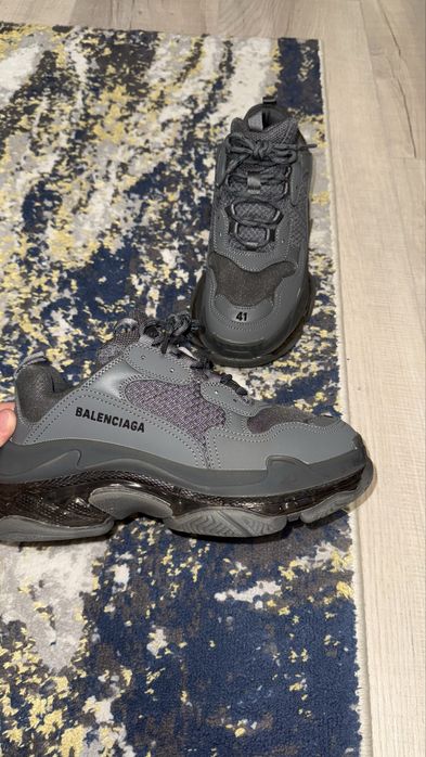 balenciaga triple s marimea 41 culoare gri