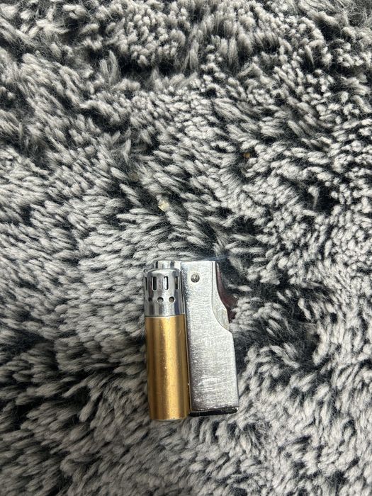 Bricheta veche cu gaz
