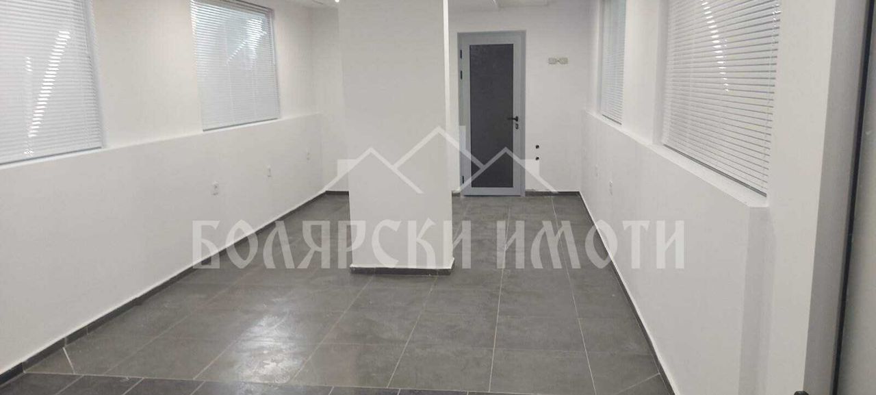 Дава се под наем Офис в Велико Търново, Център - 195 кв.м за 1020 € - Снимка #6