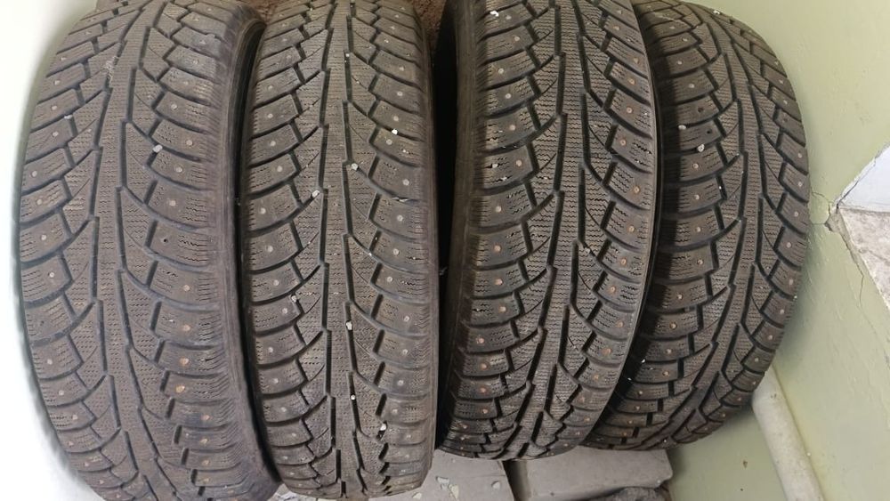 Продам б/у шины зимние