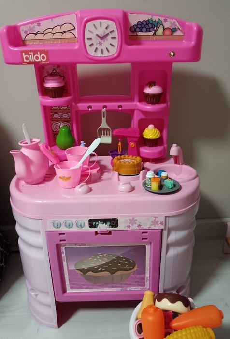 Детска розова кухня