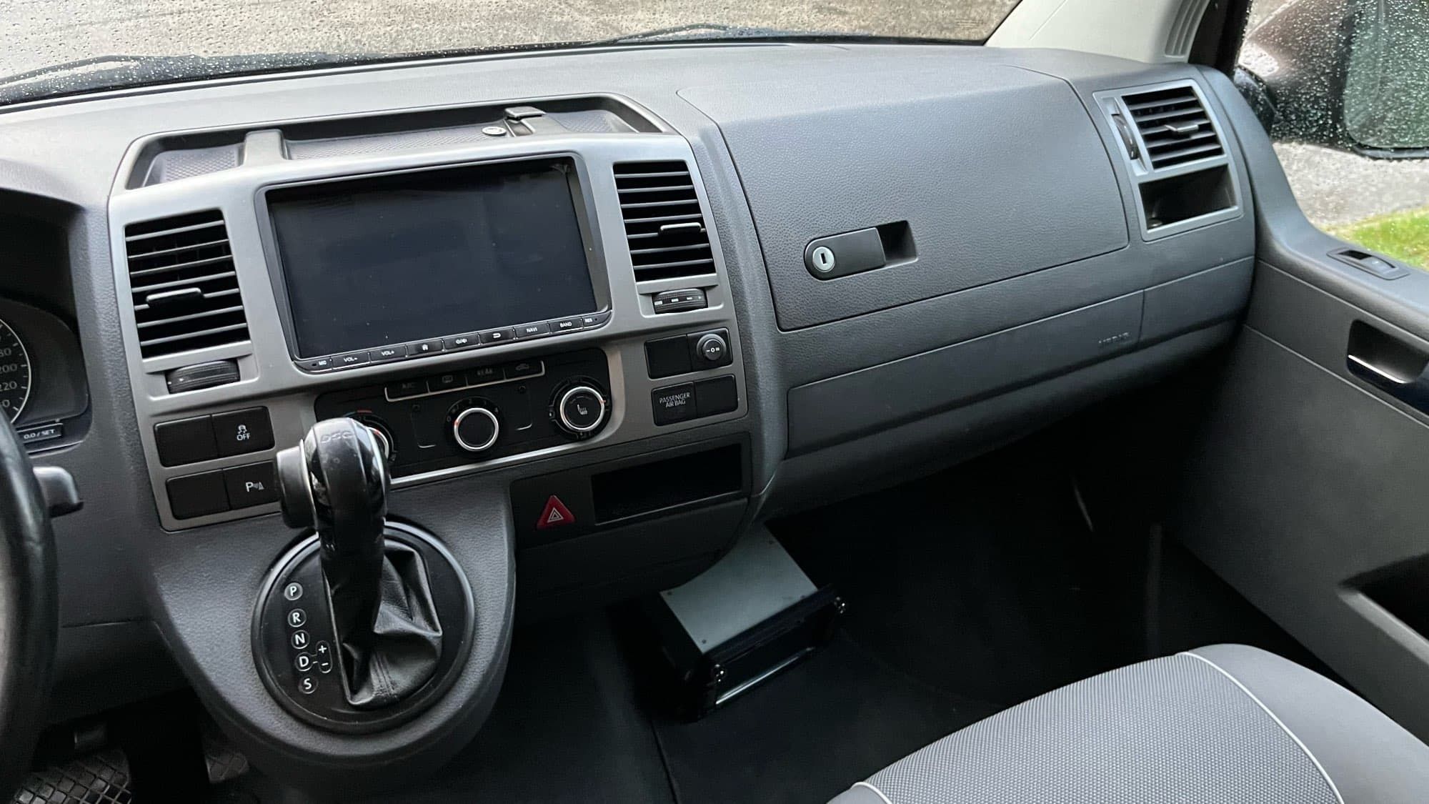 Navigatie compatibilă Volkswagen, Seat, Skoda9 inch 4GB