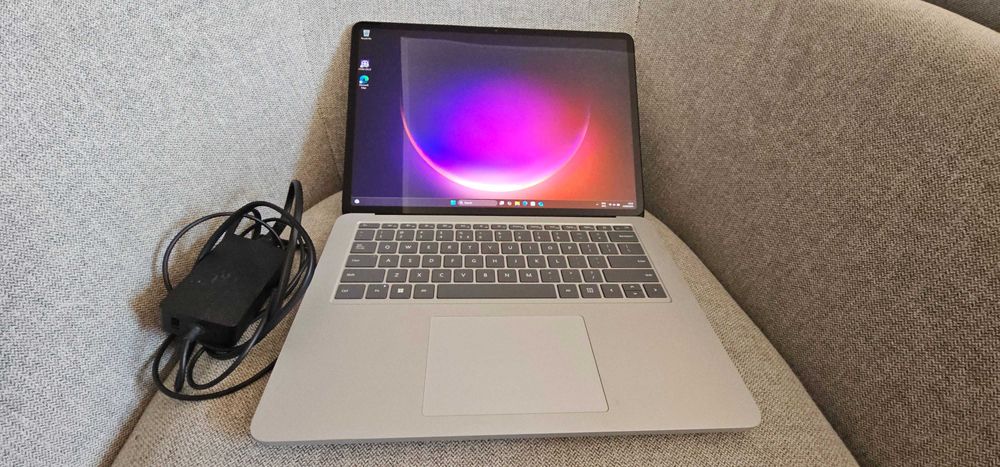 Surface Laptop Studio 14.4 - Intel Core i5, 16GB, 256GB тъч/таблет