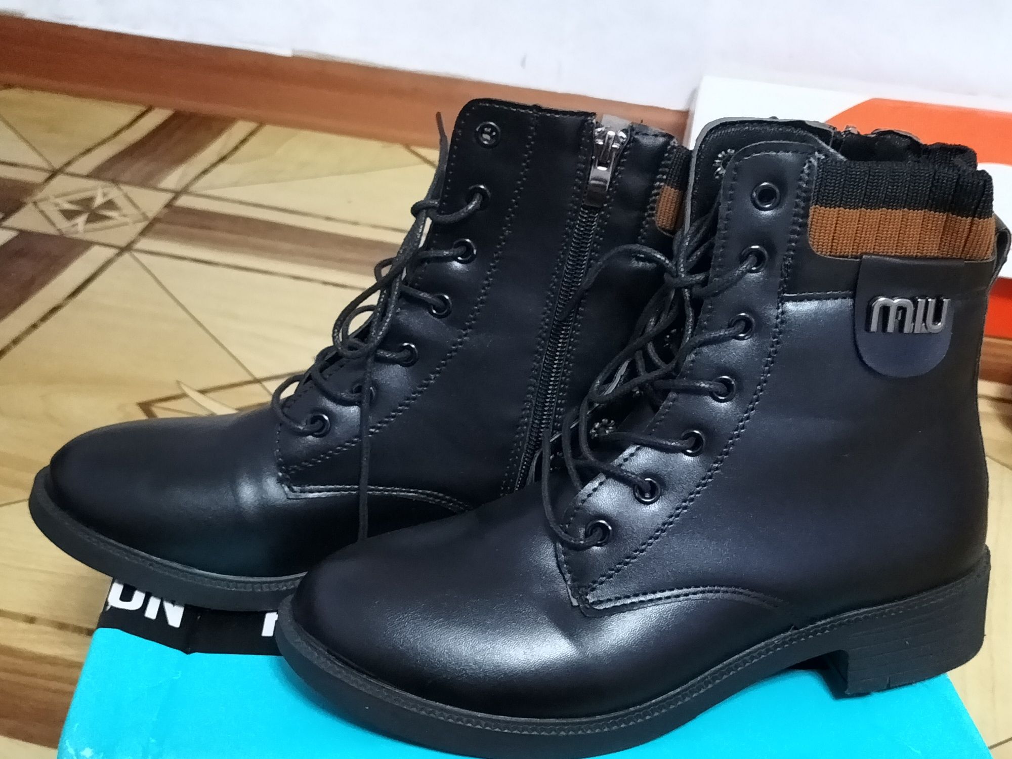 Туфли красовка сатылды6500т