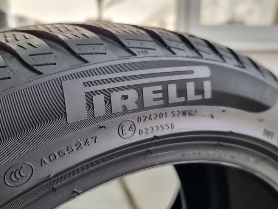 "Dot 24" 235/45/18 Pirelli 2Броя: 300лв 6.3мм
