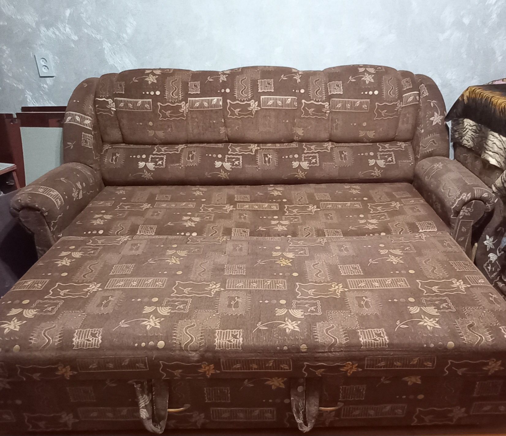 Продам диван + 2 кресла