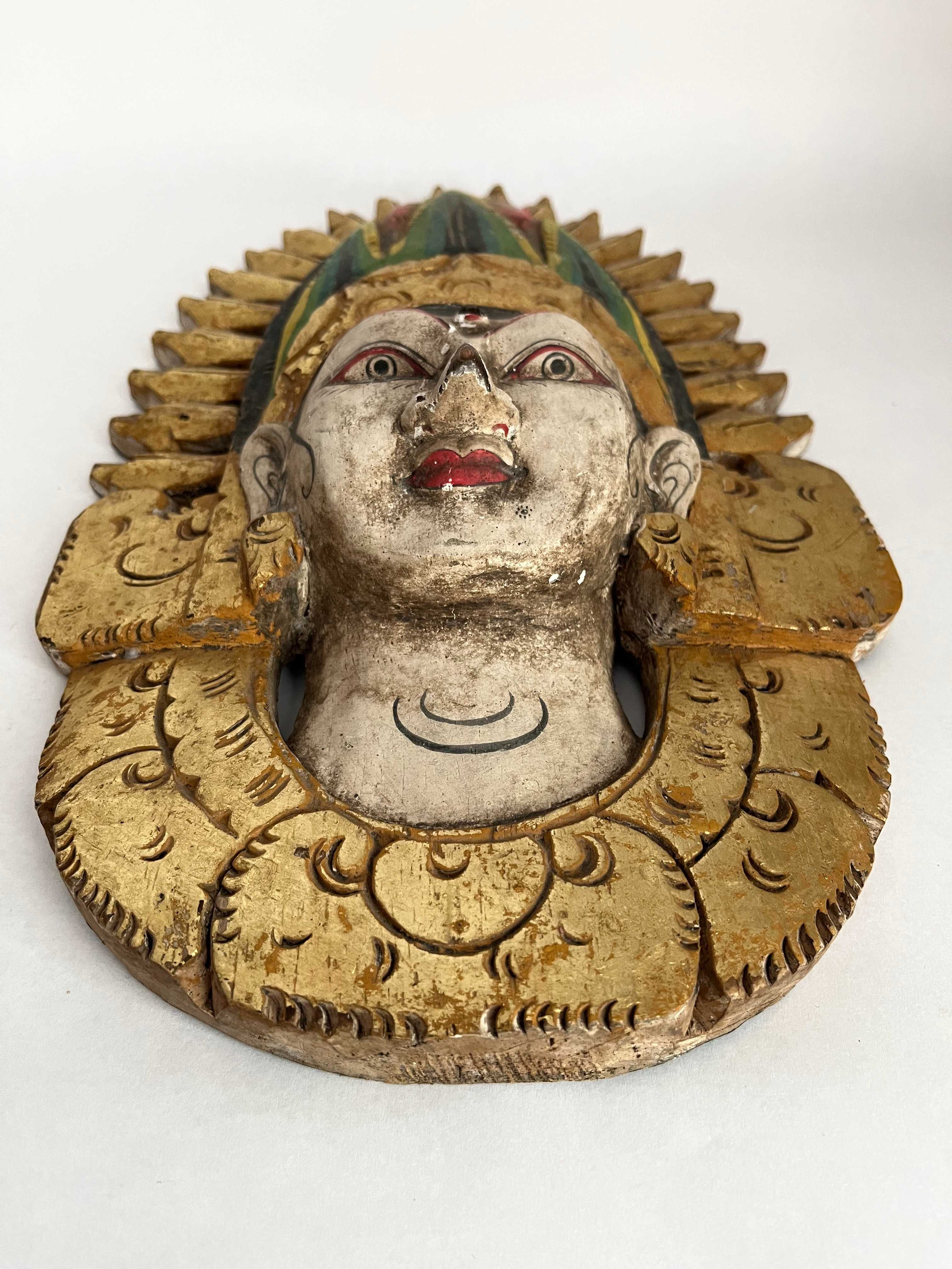 masca carnaval panou figurina lemn Indonezia Bali obiect religios