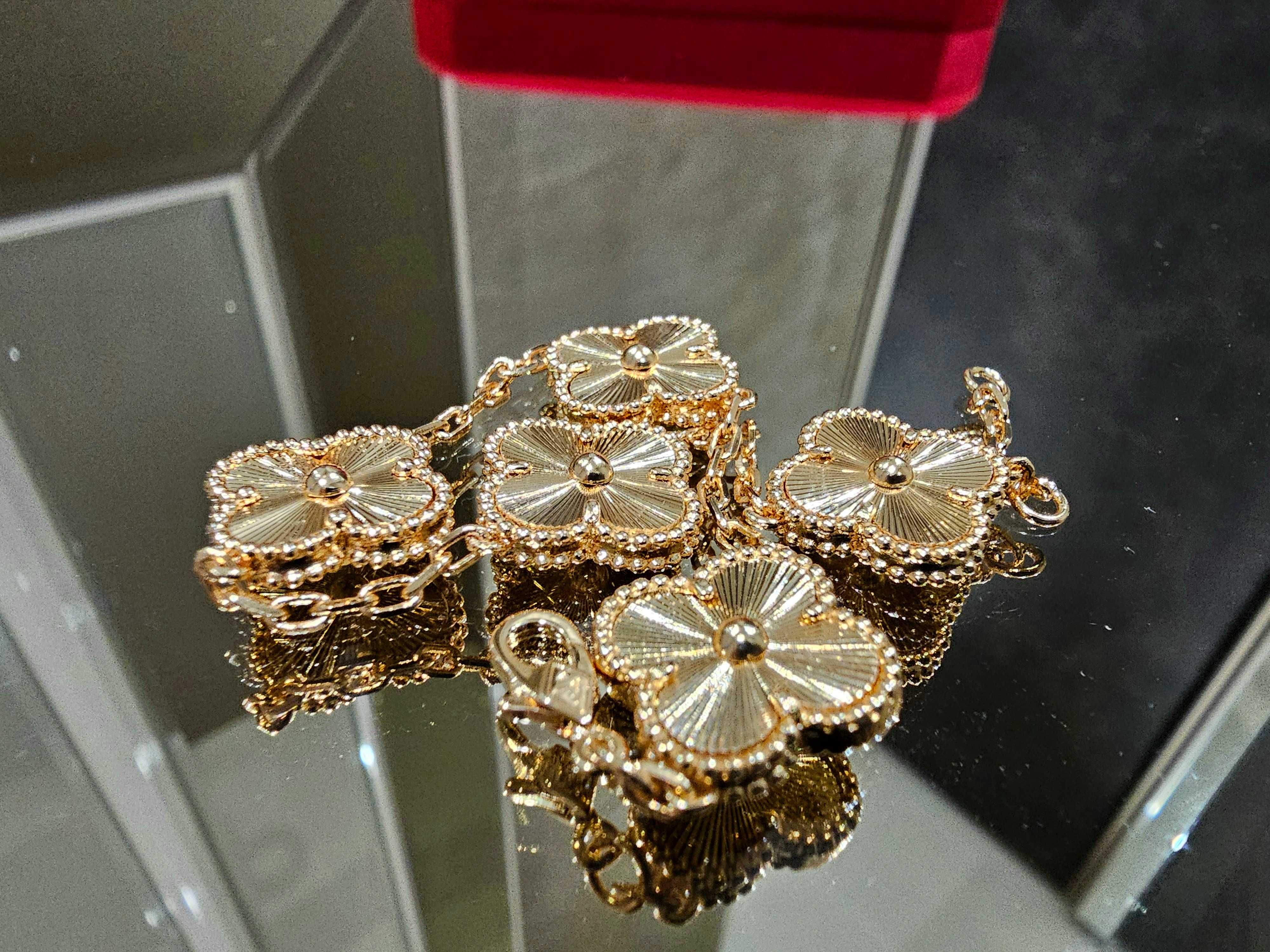 Van Cleef & Arpels VCA 5 Motifs Vintage Alhambra Rose Дамска Гривна