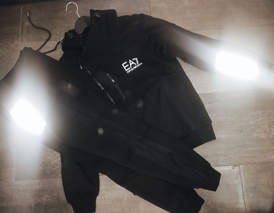 Зимни, ватирани екипи EA7.Премиум качество, перфектен дизайн.