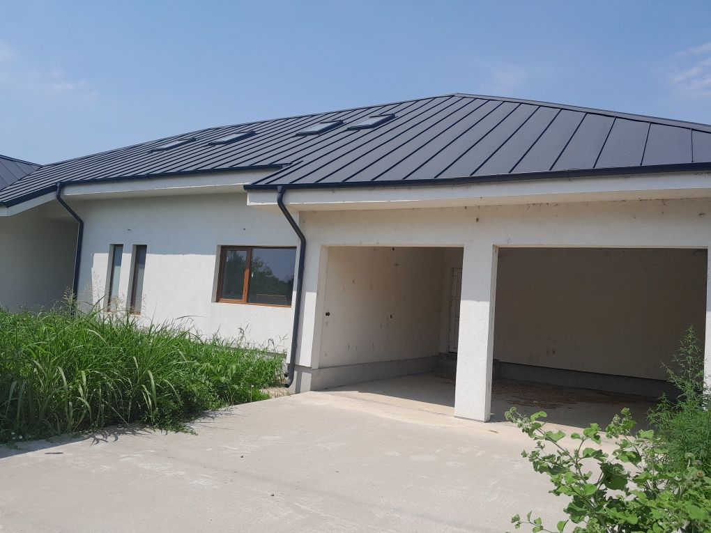 Casă de vânzare în satul Cazasu, jud.Braila,  str.Orhideelor, nr.15