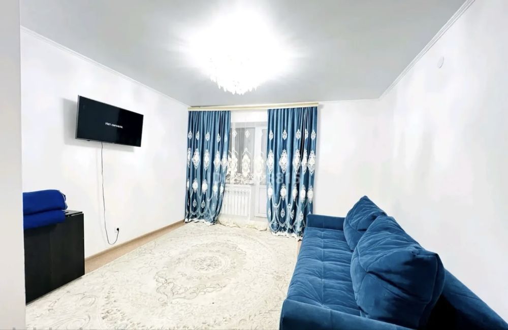 Сдается 3 комнатная на 10 мкр