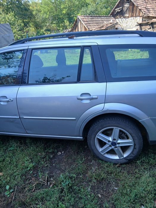 De vânzare ford mondeo an 2002