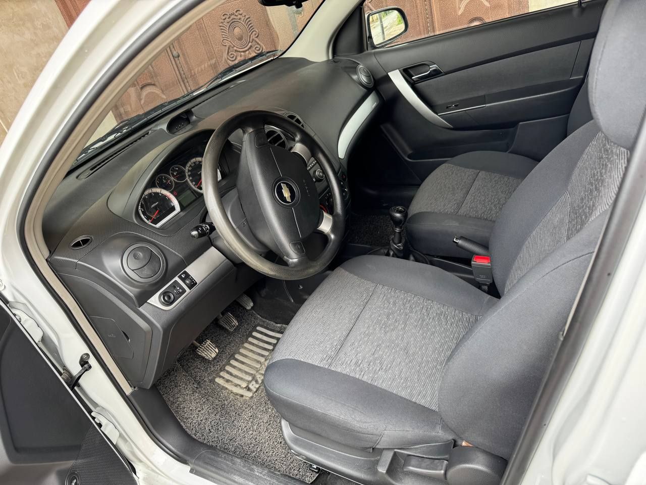 Chevrolet Nexia 3 LT (MT)