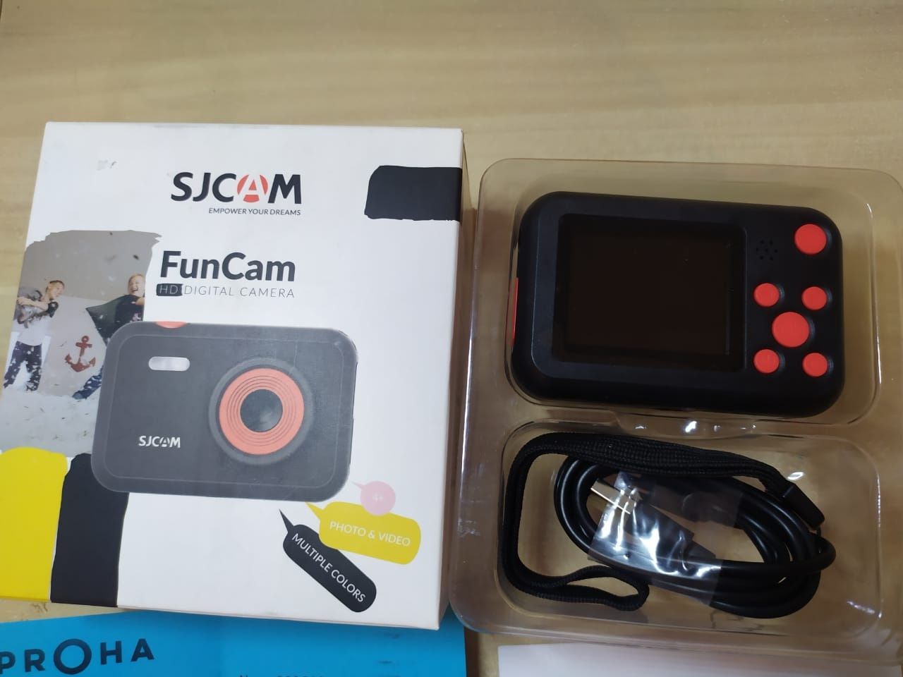 Продам Экшн камеру SJCAM FunCam F1