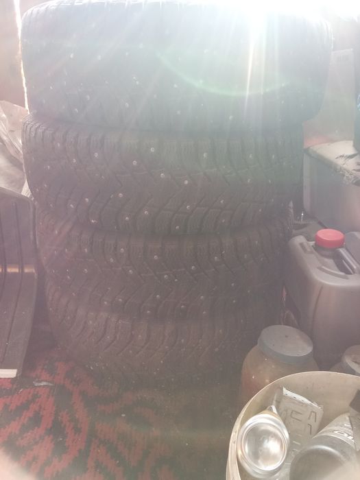 Продам зимние покрышки