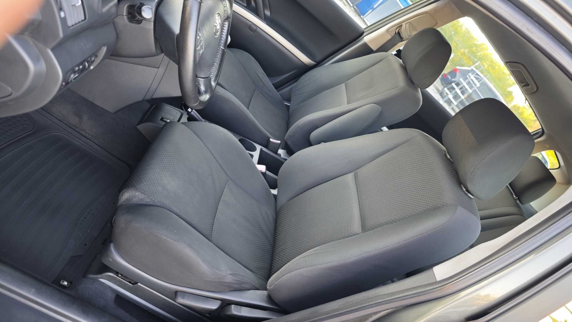 ВСИЧКО ПЛАТЕНО/Обслужен/Нови Гуми Toyota Corolla Verso