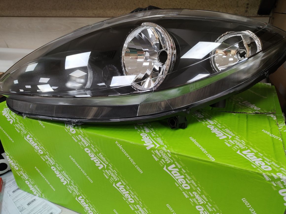 НОВ оригинален ляв фар Valeo 043337 за SEAT