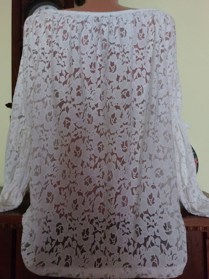 Bluza model romantic, noua, material 100% natural