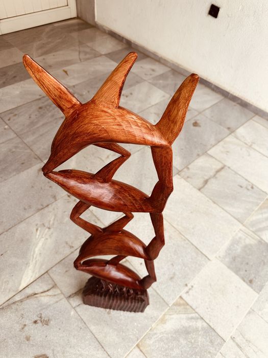 Ръчно издялана дървена скулптура – внесена от Дания (105×30 см)