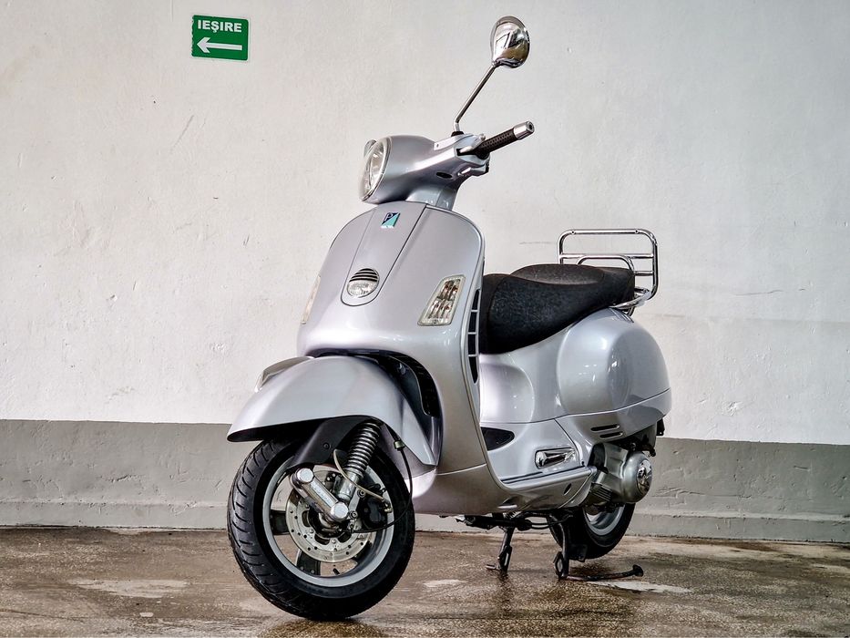 Piaggio Vespa Gts 125 CA NOU!