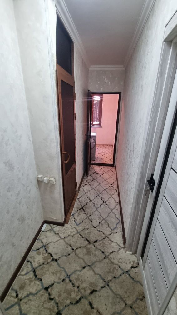 Сдаётся 1 комнатная квартира на 2 этаже на Вокзале (УзГазОил)