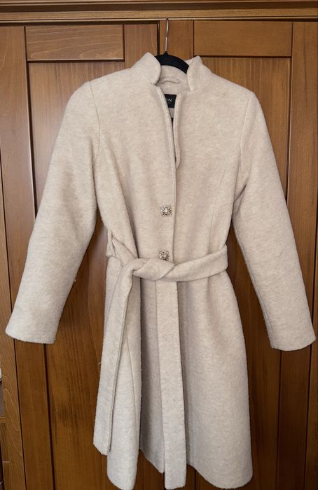 Бежово палто Avin