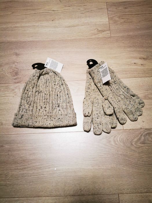 Set căciulă și mănuși nou