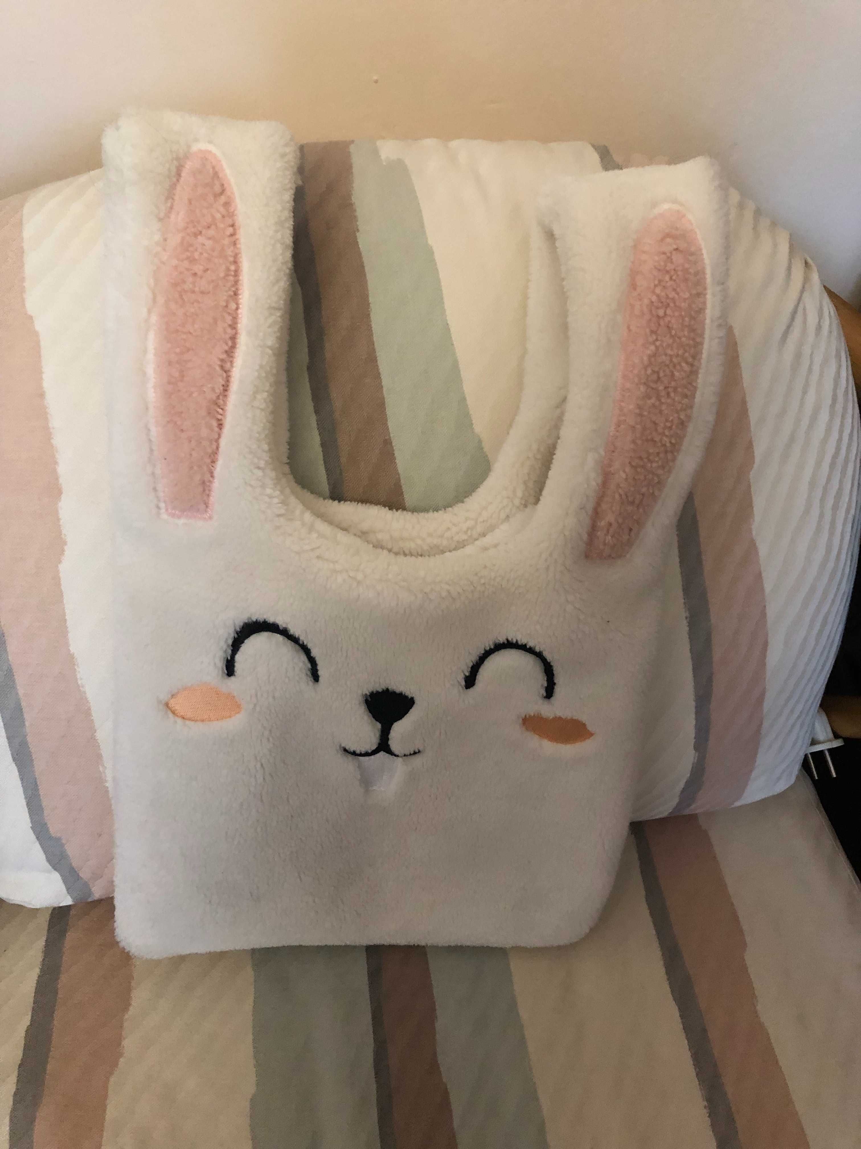 меховая сумочка в виде кролика